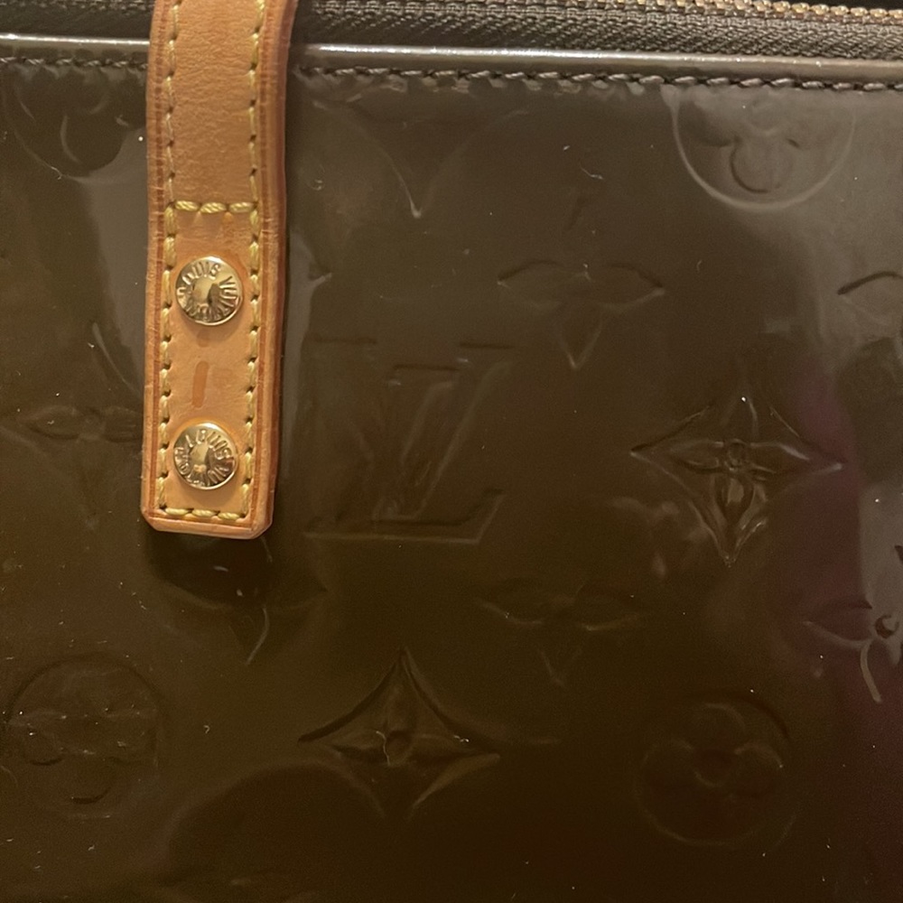 Louis Vuitton Bellevue Handbag View 3